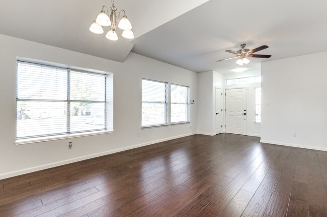 Photo - 6841 Bellehaven Dr