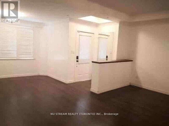 Photo - 108 Finch Ave W