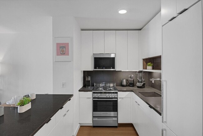 64B W 37th St Unidad SI FL21-ID1224044P