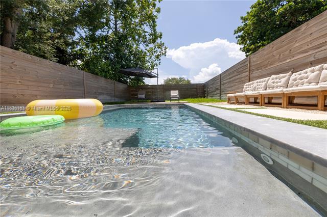 Photo - 8850 NE 8th Ct