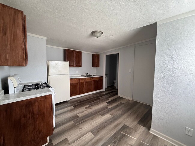 Photo - 2015 W Miller St