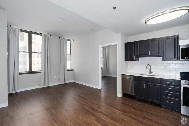 2BR, 1BA - 1530 Chestnut