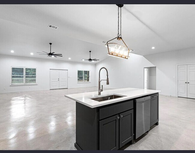 Photo - 1445 Co Rd 3690