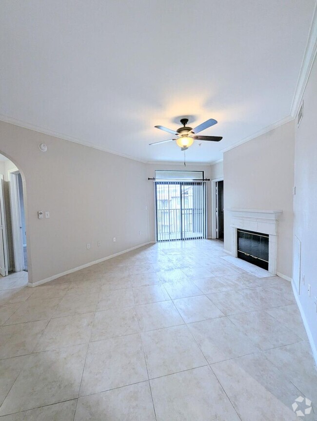 Building Photo - 2x2 Spacious, updated 5th floor unit with ... Rental