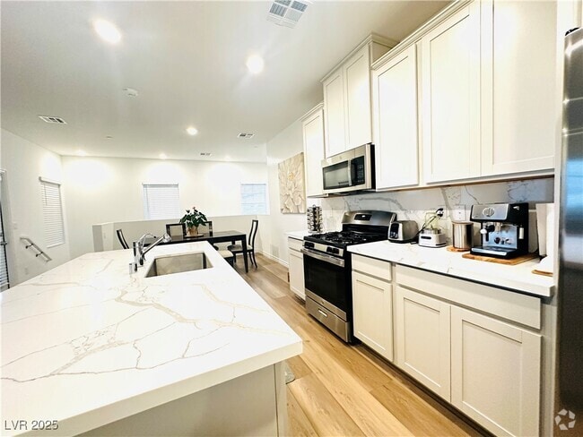 Building Photo - 600 Carriage Hill Dr Unit 2035 Rental