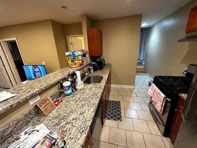 Building Photo - 328 St Paul St