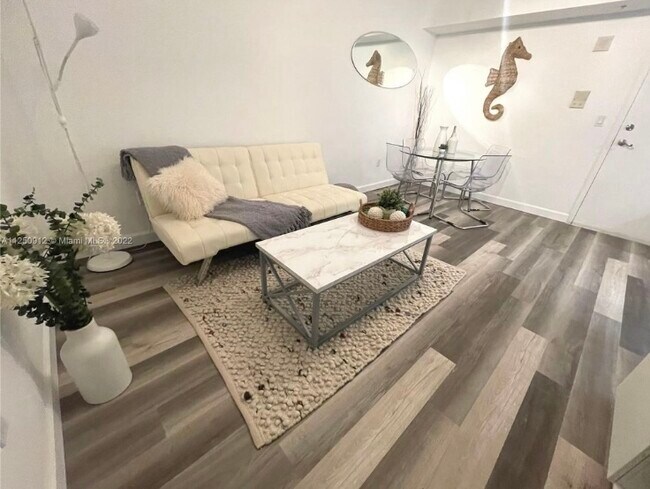 Photo - 1550 Drexel Ave Unit 103