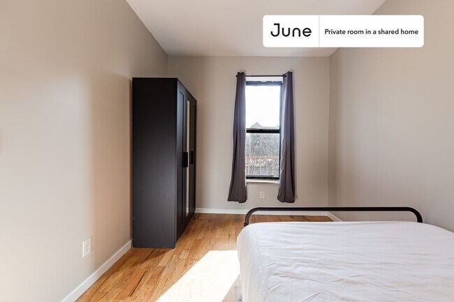 Room in Shared 4 bed/2 bath home in Prospect Lefferts Gardens