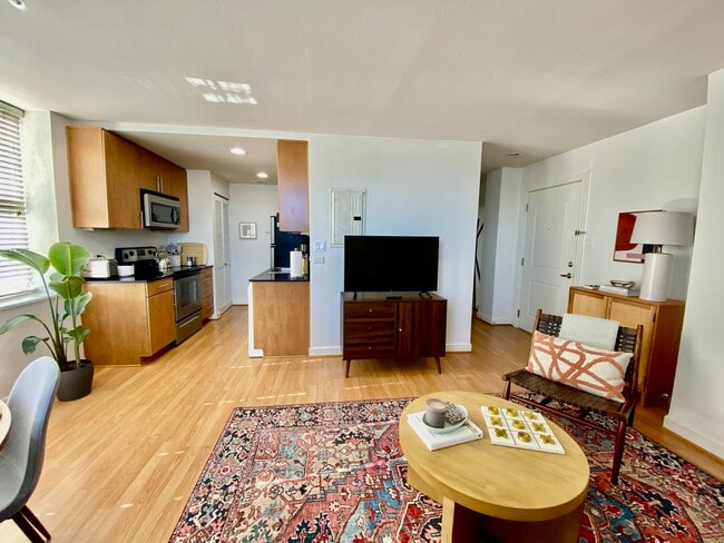 Photo - 5696 Kingsbury Ave Unit 402