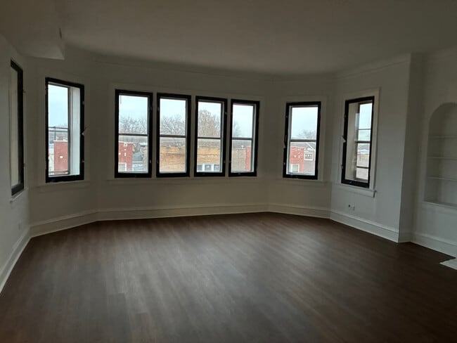 Building Photo - 7712 S Jeffery Blvd