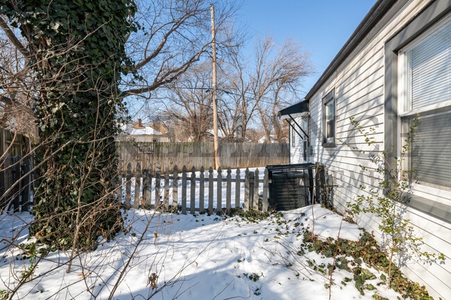 Photo - 4825 E Pine St