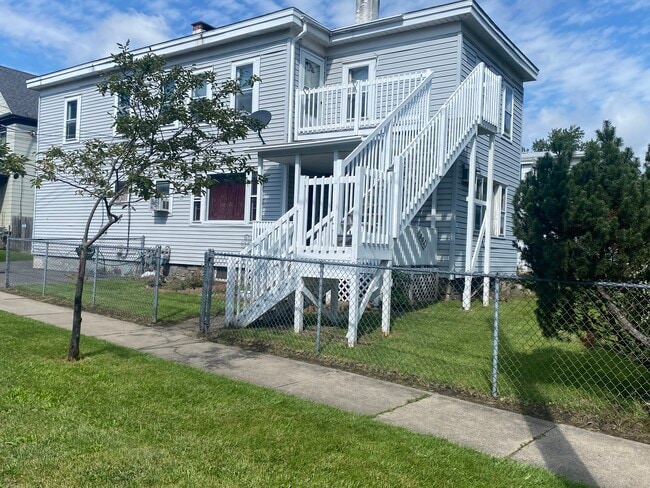 Building Photo - 301 McCool Ave Unit 2 Rental