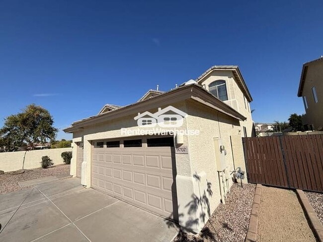 Photo - Your very own personal "Country Club" and Desert Oasis at Dobbins Point!
