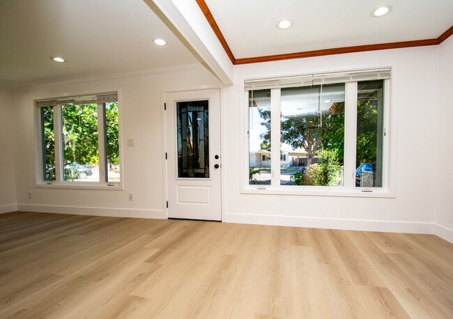 Photo - 1099 Bradford Dr