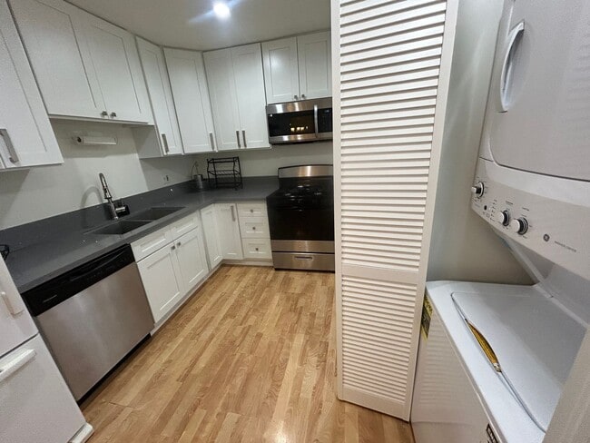 Photo - 204 S Arnaz Drive Apts.