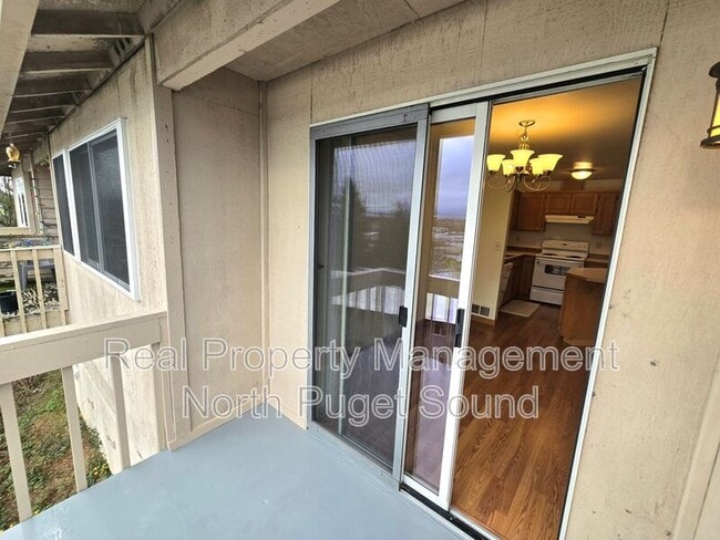 Photo - 8326 Henning Dr