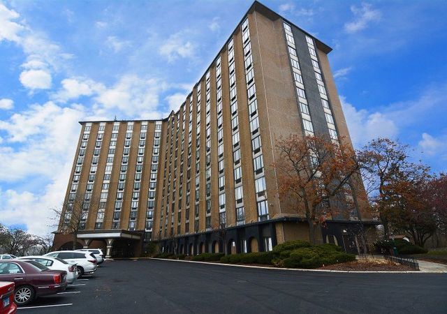Building Photo - 1 Renaissance Pl Unit 104