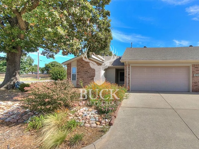 Building Photo - 1630 Kavel Dr