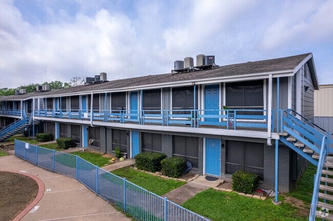 Photo - Brittney Place