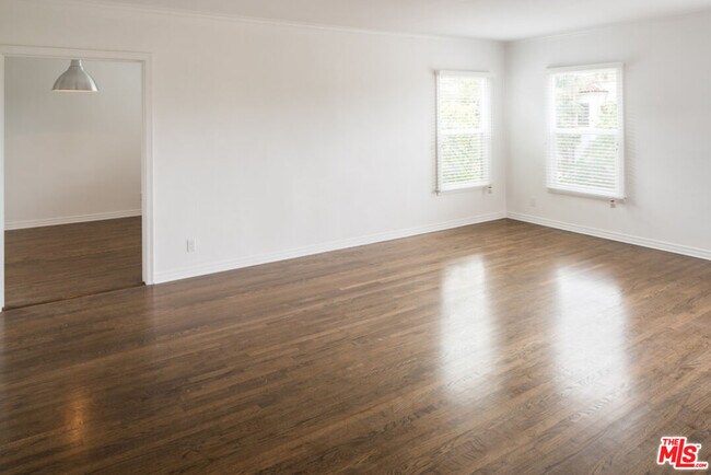 Photo - 5861 Whitworth Dr