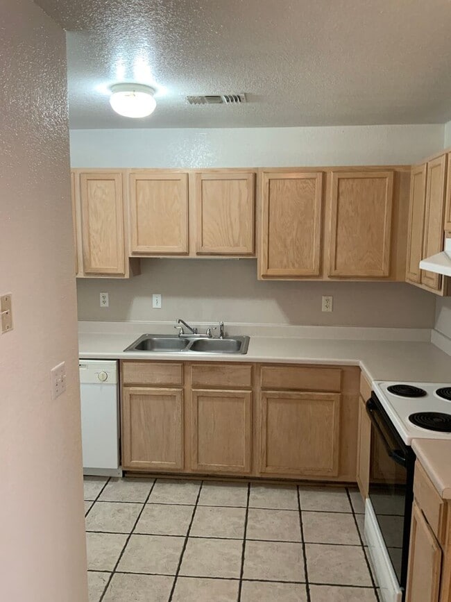 Photo - 202 W Mary Jane Dr Unit C