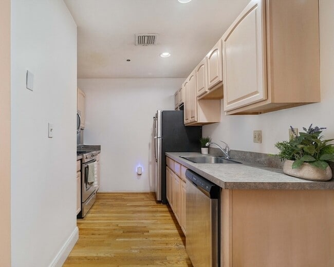 Photo - 188 North St Unit 21