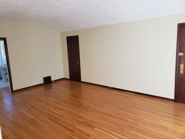 Building Photo - 2137 Vine St Unit 2137 Vine St. 90068