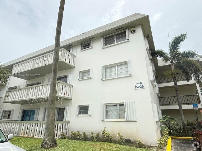 Building Photo - 15225 NE 6th Ave Unit B206 Rental