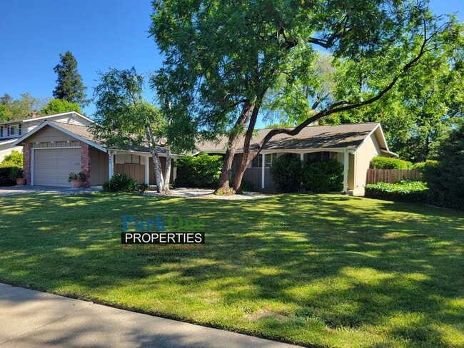 COMING SOON! Spacious single level Woodlan... - COMING SOON! Spacious single level Woodlan... House