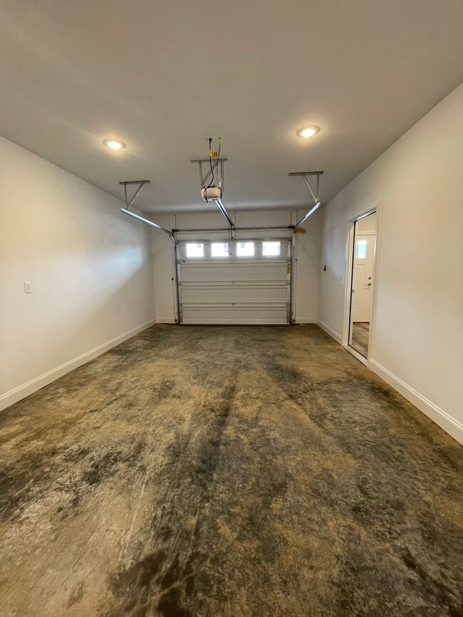 Photo - Townhome for rent in Cresent Ridge subdivision