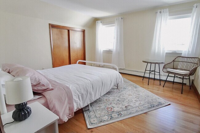 Queen Bedroom - 13 Eastern Promenade Unit C