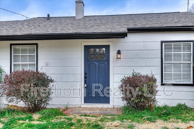 Photo - 810 Royalette Ave