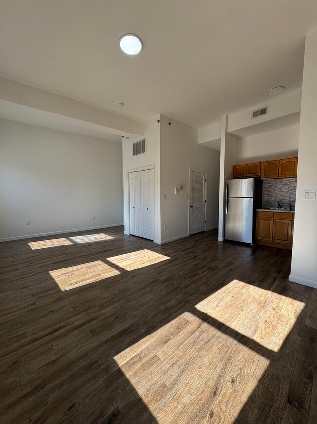 Photo - 517 Communipaw Ave Unidad 3C