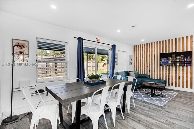 Photo - 6661 Freedom St