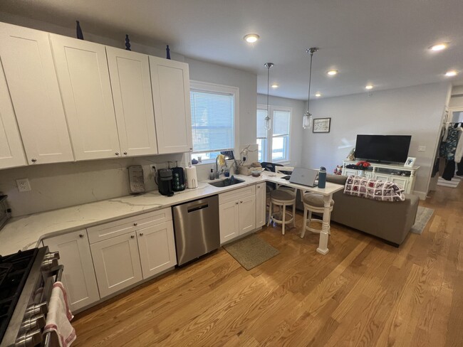 Building Photo - 75 Winchester St Unit 1 Rental