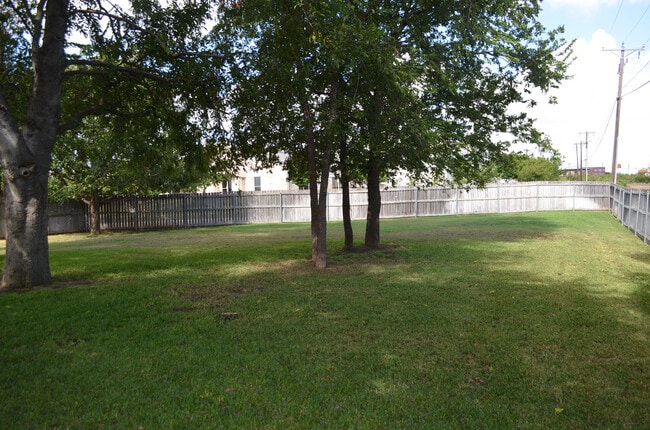 Photo - Fantastic 4BR/2BA in Highly Sought After Country Trails!