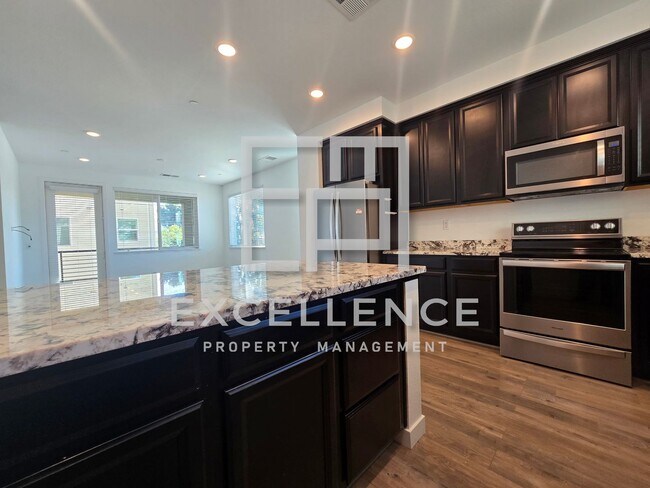 Photo - 611 Coco Ct