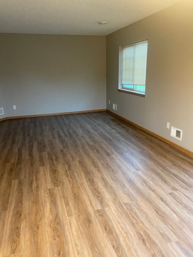 Photo - 3 Bedroom Townhome on Peach Dr. in Sauk Ra...