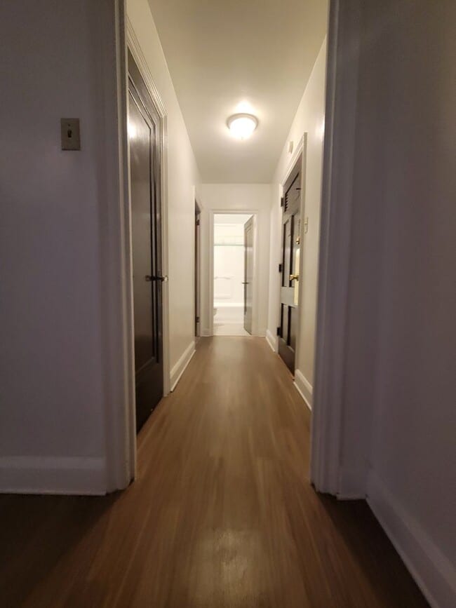 Photo - Thames Manor