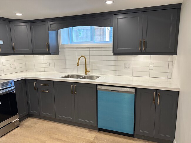 Photo - Fantastic 2-Bedroom Legal Apartment for Rent in Whitby