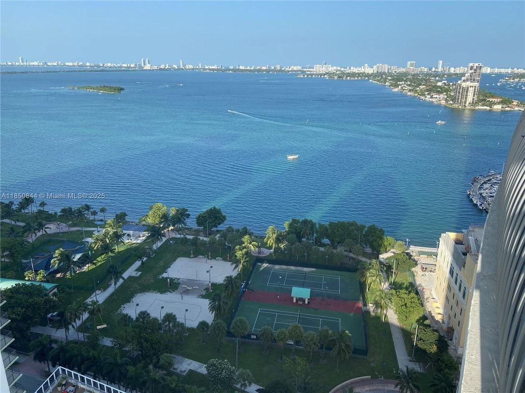 Photo - 1750 N Bayshore Dr