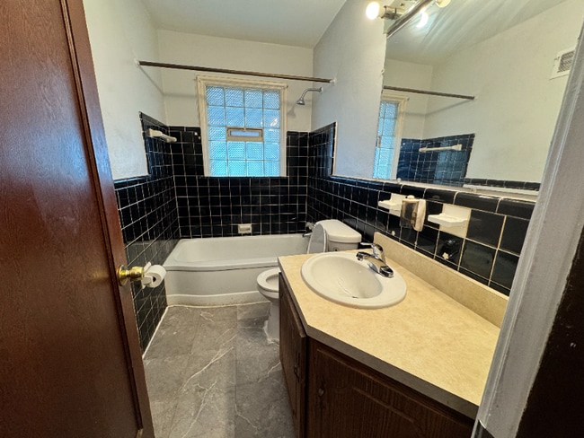 Photo - 2434 Akins Dr