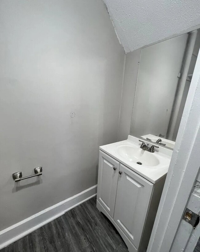 Photo - 1526 Holman St