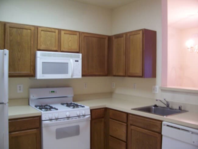 Photo - 3 Level Townhome Located in Piney Orchard ...