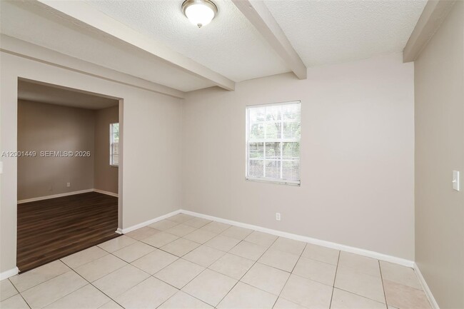 Photo - 3637 Ave Montresor