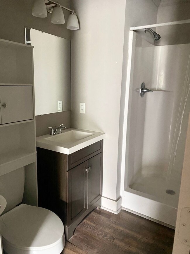 Photo - 304 Botts Ave