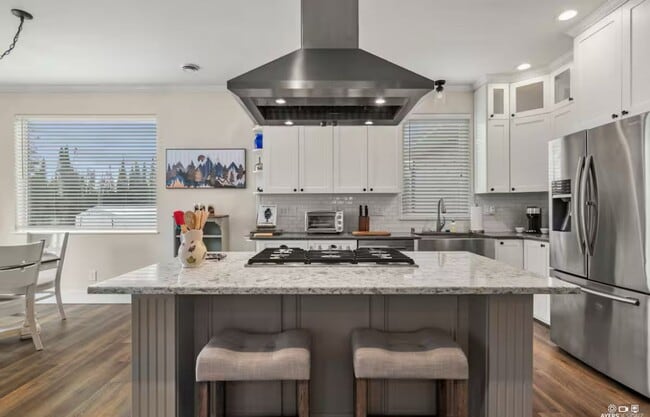 Photo - SEASONAL RANCH HOME