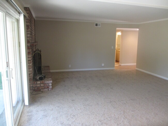 Photo - 1141 Dunford Way