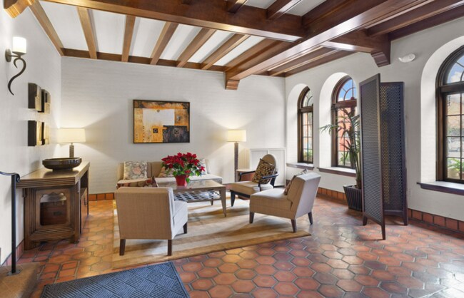 Photo - Charming Goose Hollow Condo – Hardwood Flo... Unidad 204