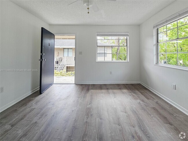 Building Photo - 6617 SW 10th St Unit 5 Rental